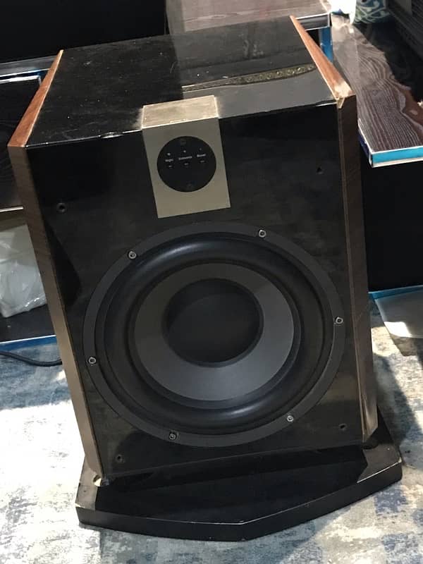 FOCAL SW800v subwoofer 11” like svs Klipsch denon Marantz paradigm 2