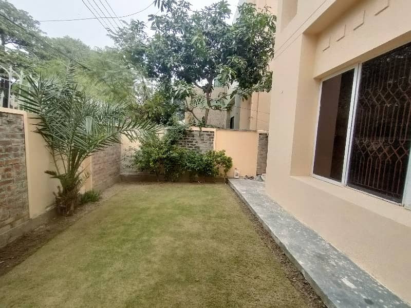 10-Marla 3-Bedroom's House Available For Sale on Hot Location Near Market & Masjid. 5