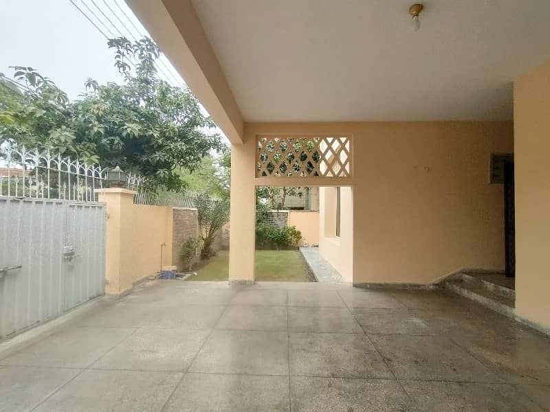 10-Marla 3-Bedroom's House Available For Sale on Hot Location Near Market & Masjid. 7