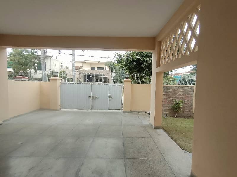 10-Marla 3-Bedroom's House Available For Sale on Hot Location Near Market & Masjid. 8