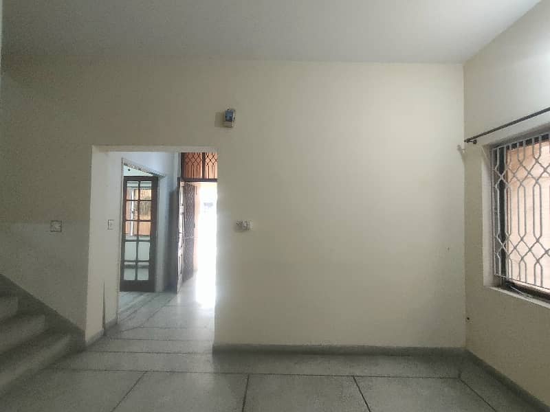 10-Marla 3-Bedroom's House Available For Sale on Hot Location Near Market & Masjid. 20