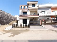 HOUSE AVAILABLE FOR SALE C BLOCK SIZE 6 MARLA IN MULTI GARDENS B-17 ISLAMABAD