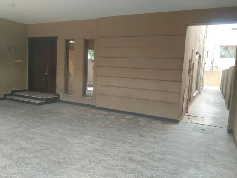 21 Marla Main Boulevard Unique Brig House For Sale In Askari 10 2