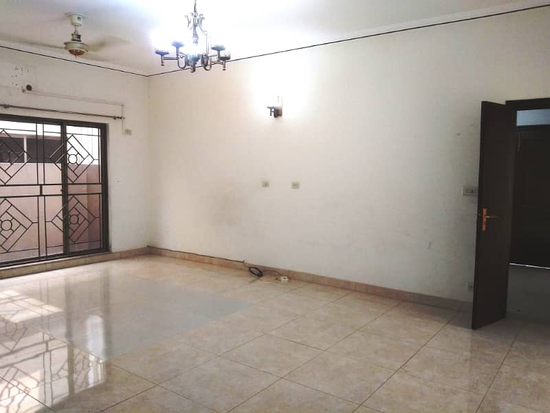 21 Marla Main Boulevard Unique Brig House For Sale In Askari 10 10