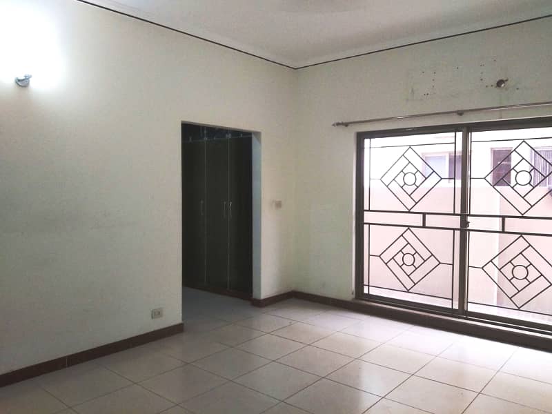 21 Marla Main Boulevard Unique Brig House For Sale In Askari 10 11