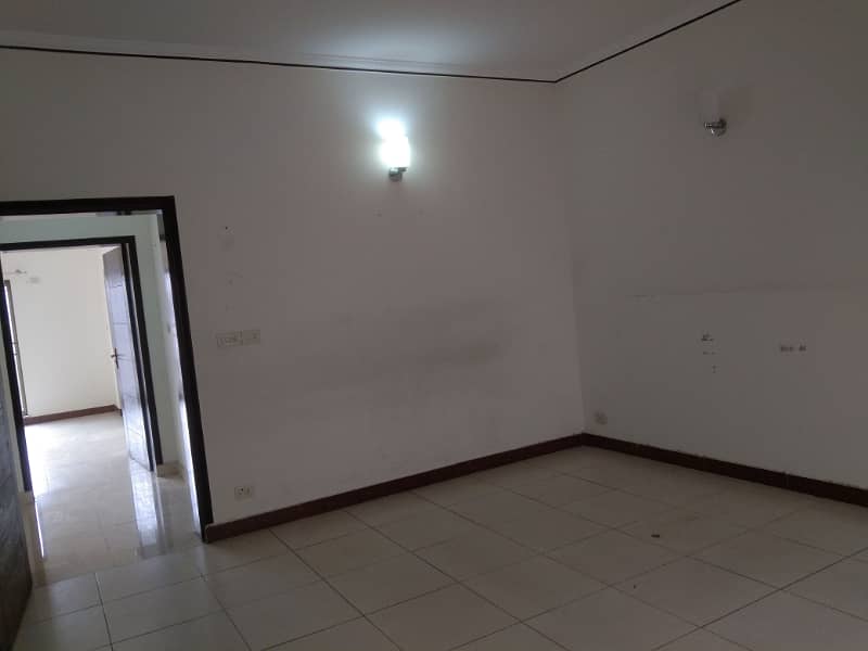 21 Marla Main Boulevard Unique Brig House For Sale In Askari 10 39