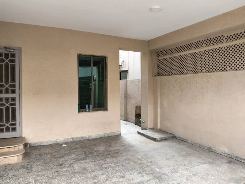 10 Marla House with Basment for Rent in Askari 10 2