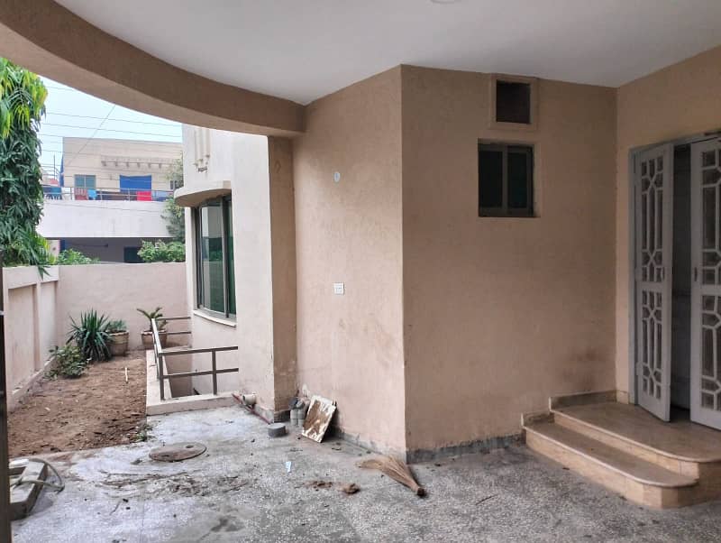 10 Marla House with Basment for Rent in Askari 10 3