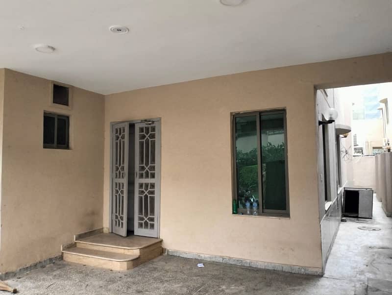 10 Marla House with Basment for Rent in Askari 10 5