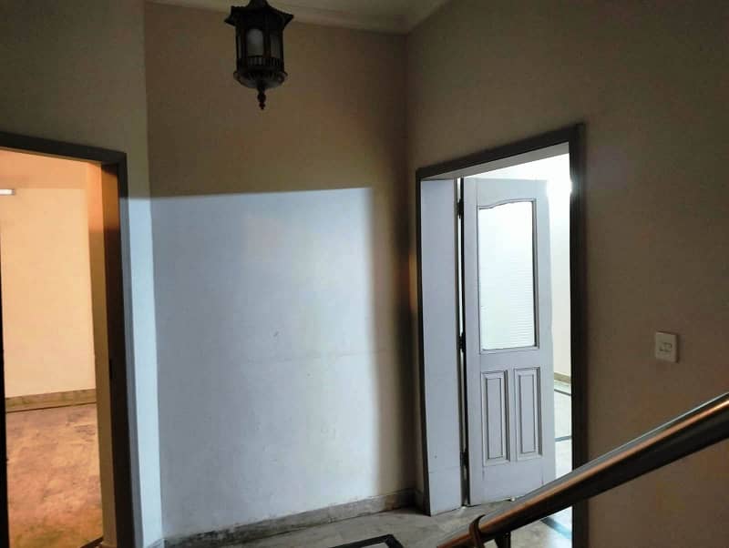 10 Marla House with Basment for Rent in Askari 10 10