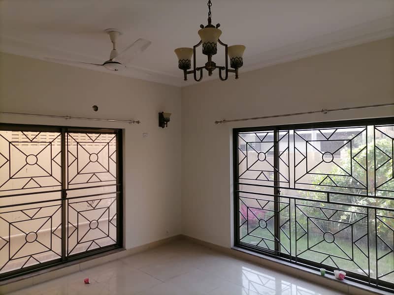 17 Marla Brig House For Sale Askari 10 Sector F 13