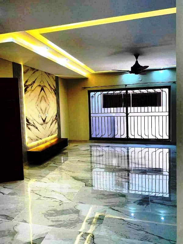 15 Marla Beautiful Brig House For Sale in Askari-10 18