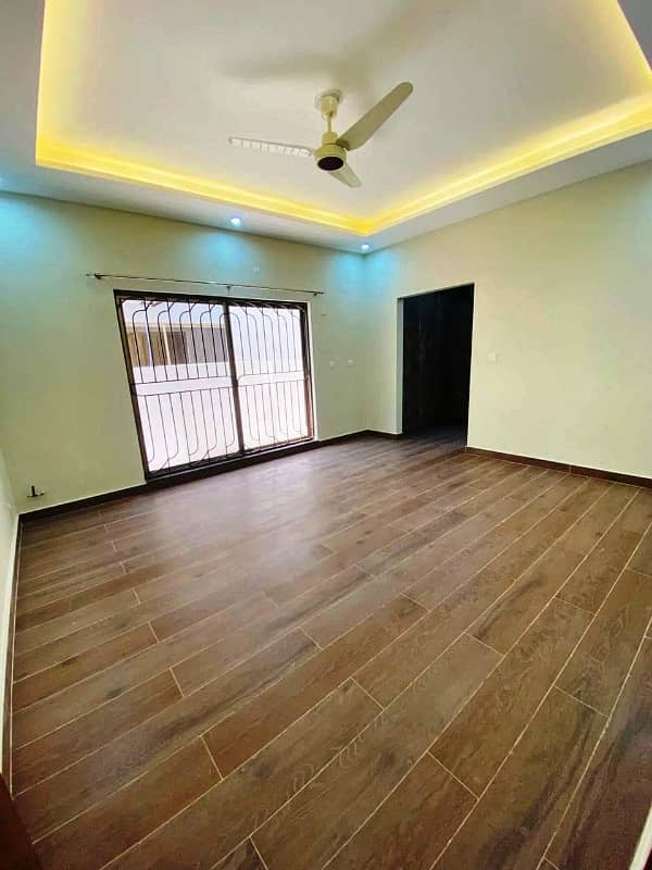 15 Marla Beautiful Brig House For Sale in Askari-10 21