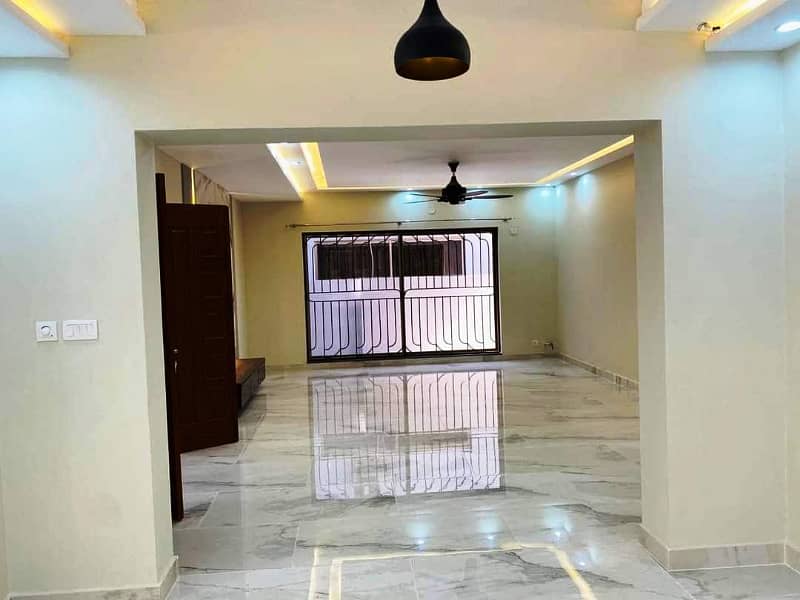 15 Marla Beautiful Brig House For Sale in Askari-10 22