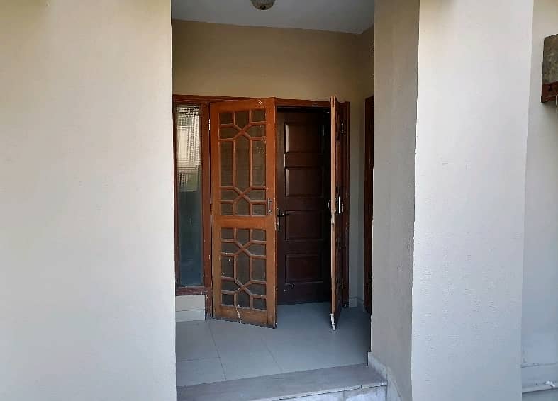 Well-constructed House Available For sale In Askari 10 - Sector E 3