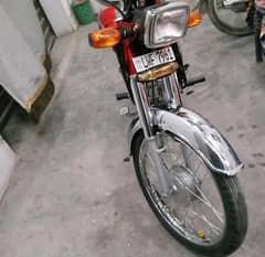 Honda CD 70 urgent for sale WhatsApp on hai,,,0328-8088260