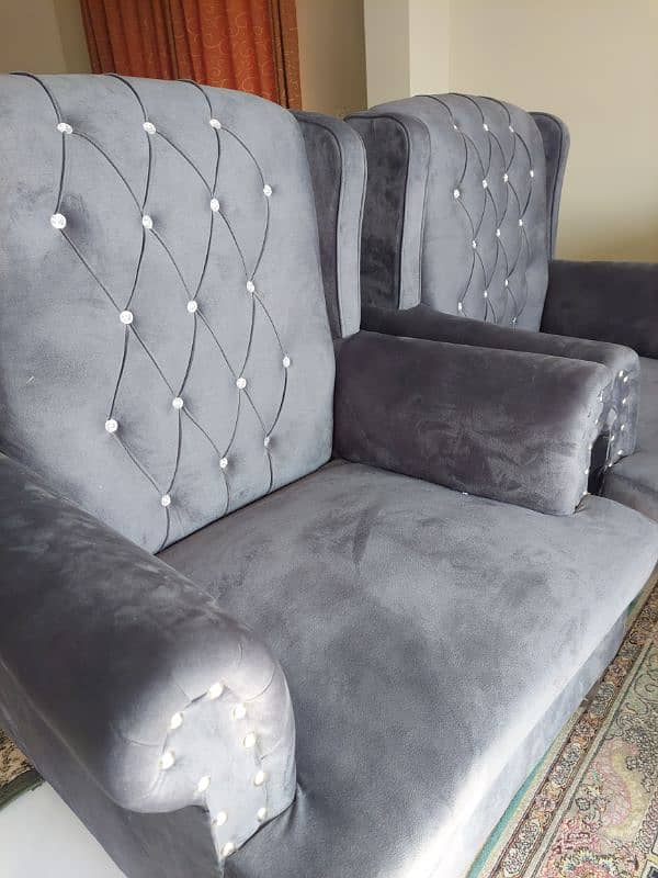 New 5 seater sofa set at reasonable price 0