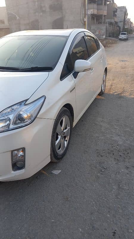 Toyota Prius 2011 3