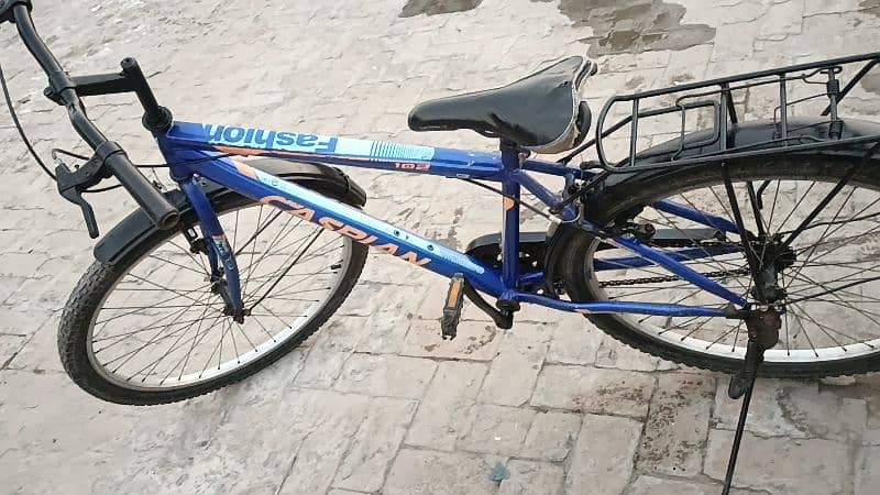 26inch bicycle racing cycle urgent sale. all okay. 4