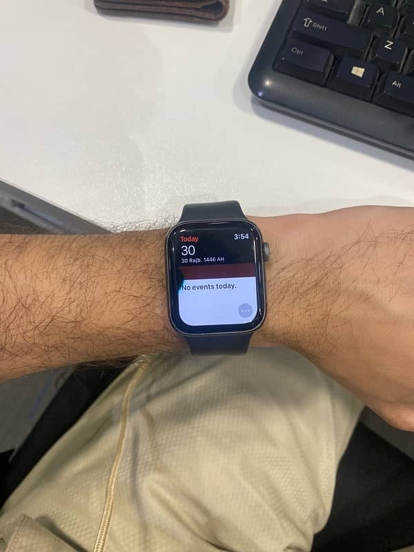 Apple Watch Series 4 44mm 9.5/10 1