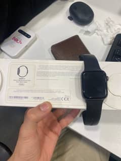 Apple Watch Series 4 44mm 9.5/10