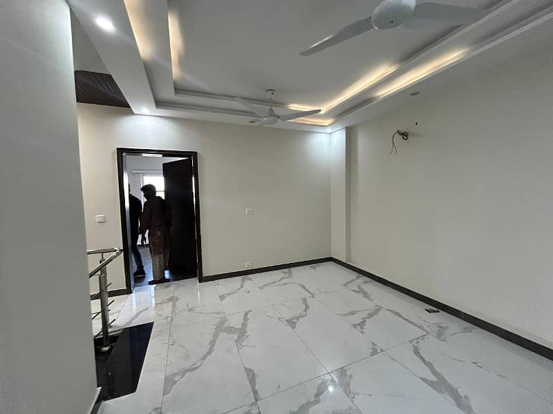 5 MARLA MOST BEAUTIFUL BRAND NEW HOUSE FOR DHA PHASE 5 OWNER BUILT HOUSE CHEAPEST OFFER IDEAL DEAL. 10