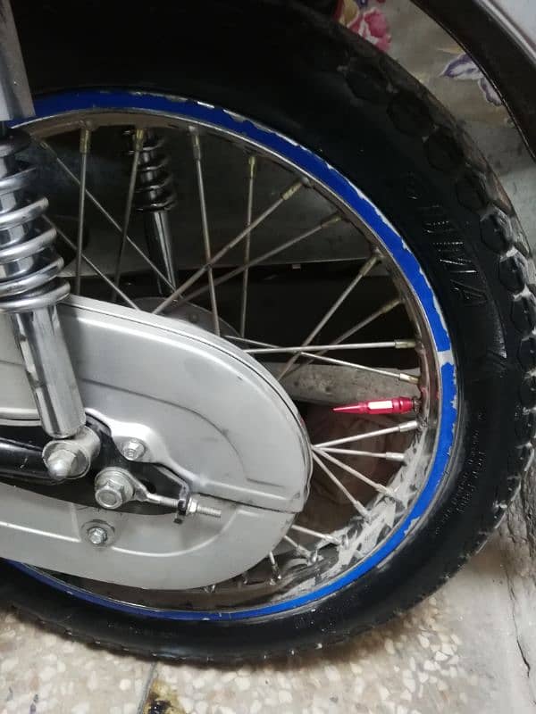 Honda 125 used tire available and tube available front and back good 1