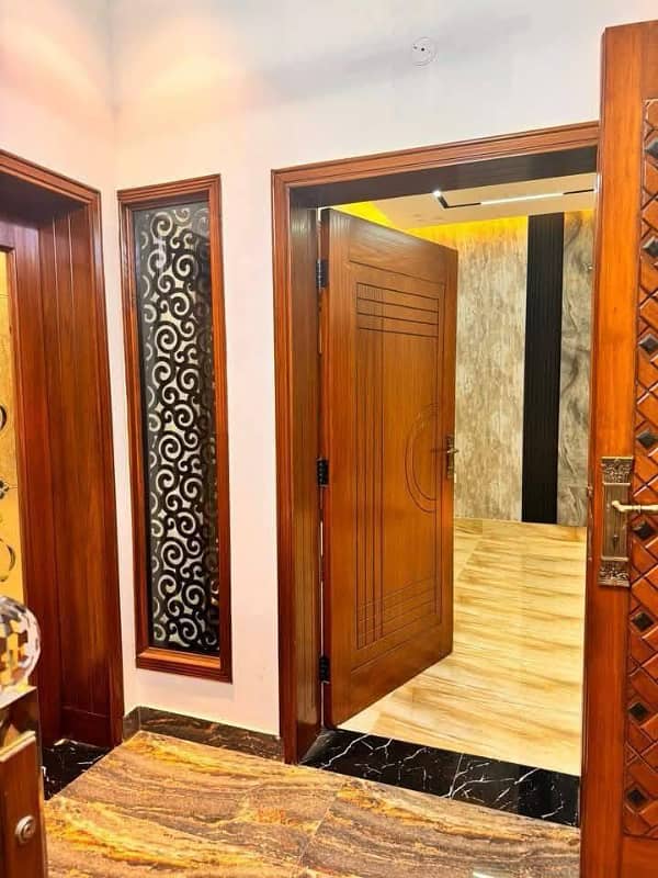 Owner Meeting Possible 10 Marla Used Well Maintained Luxury Designer House For Sale In Bahria Town Lahore 21