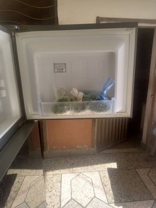 Haier refrigerator good condition urgent need money for sale 4