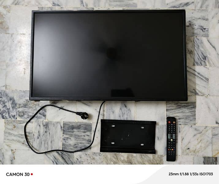 32 Inch led tv in new condition 0