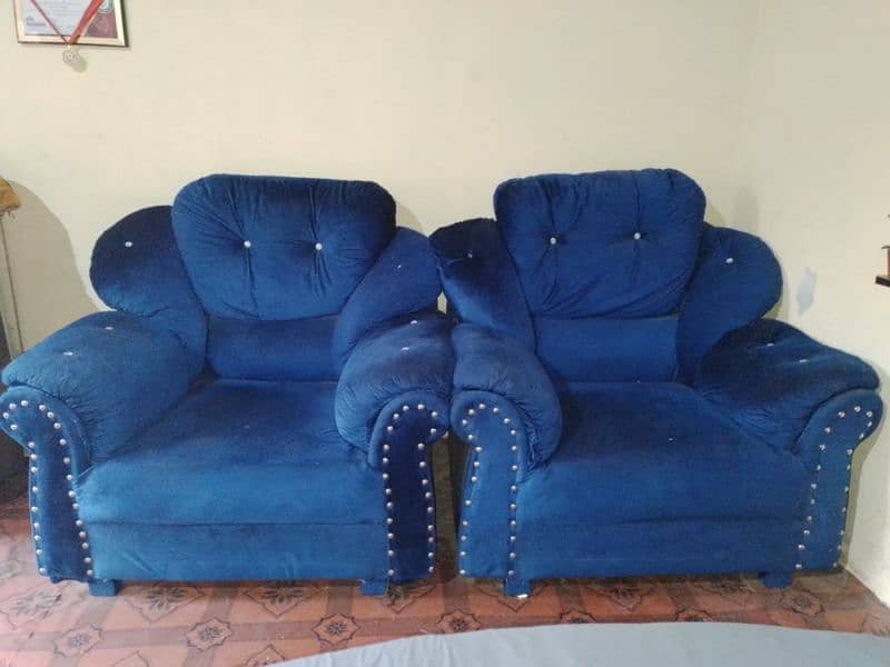 2 Seater Sofa 4 Months use best Condition 0