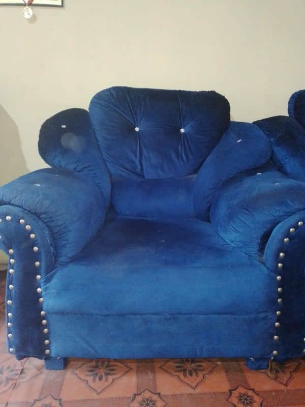 2 Seater Sofa 4 Months use best Condition 1