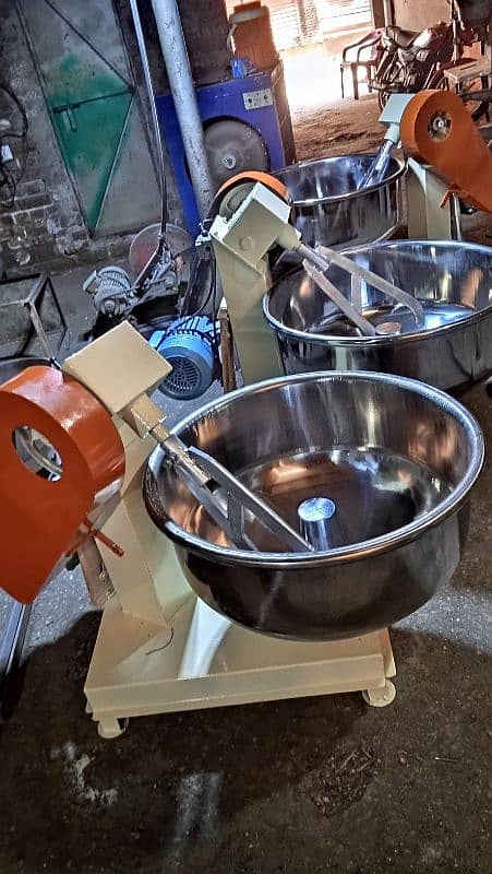 Flour mixer machine/ Atta mixer machine/Dough machine/ Dough mixer 3