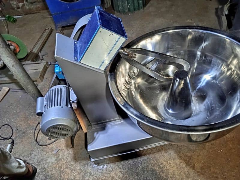 Flour mixer machine/ Atta mixer machine/Dough machine/ Dough mixer 6