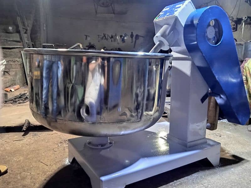 Flour mixer machine/ Atta mixer machine/Dough machine/ Dough mixer 7