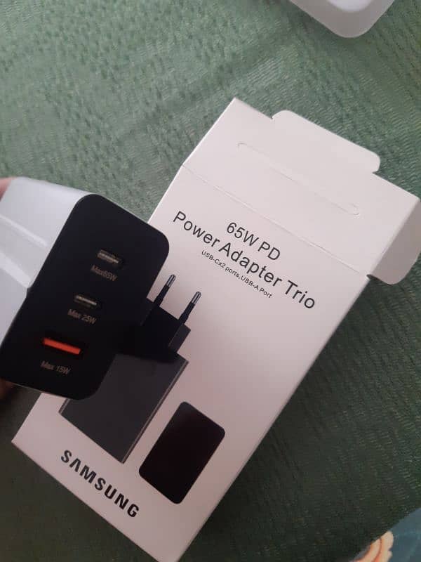 Samsung 3 in 1 charger available 0