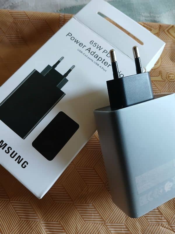 Samsung 3 in 1 charger available 2