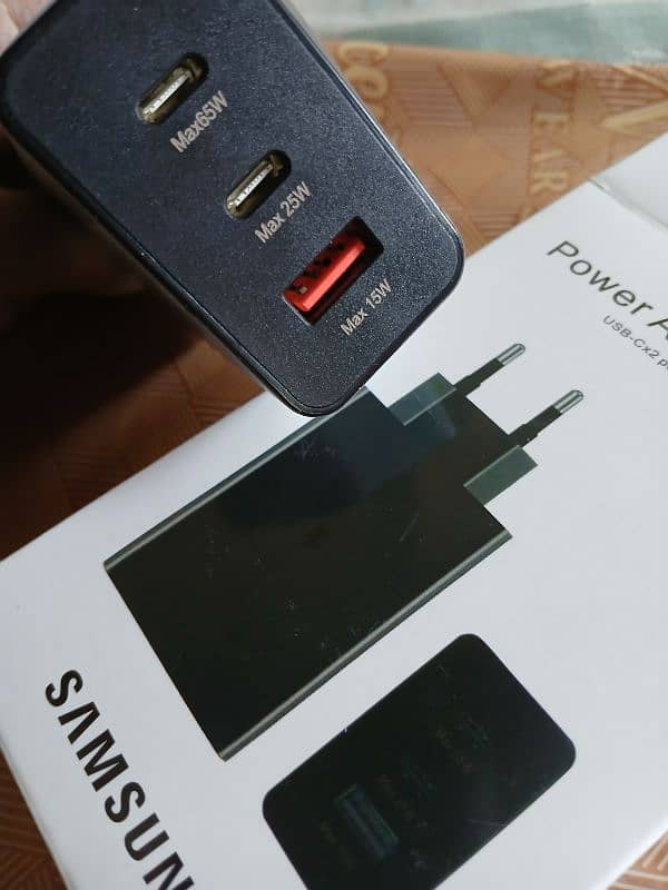 Samsung 3 in 1 charger available 3