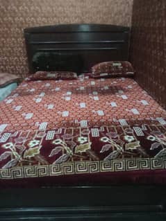 Bed urgent sale karna h with  spring mattress