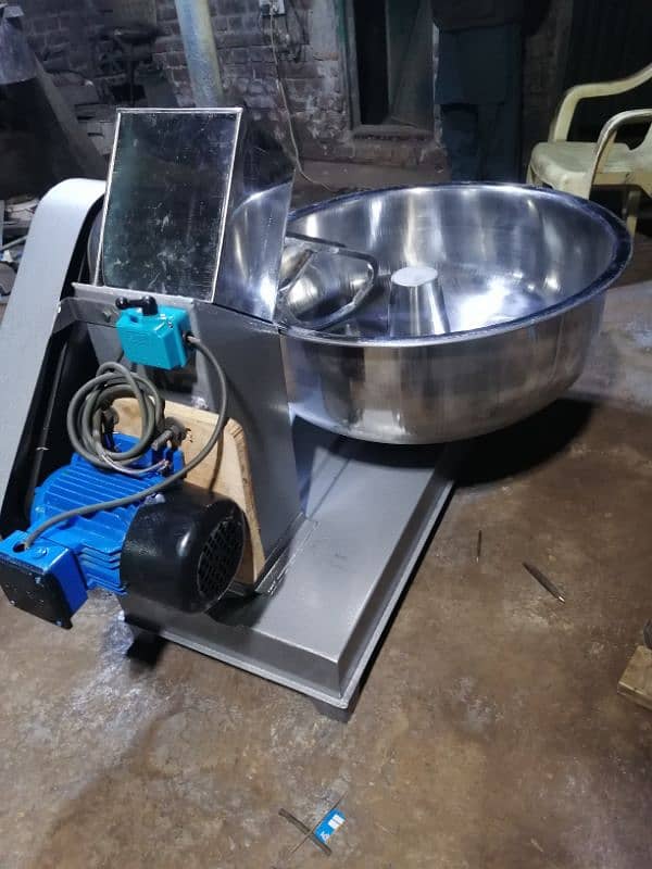 Flour mixer machine/Dough mixer machine /Atta machine /Dough machine 13