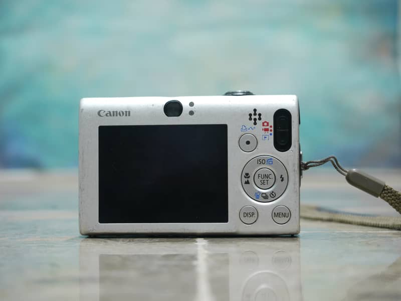 Canon IXUS 80 IS retro digicam 2