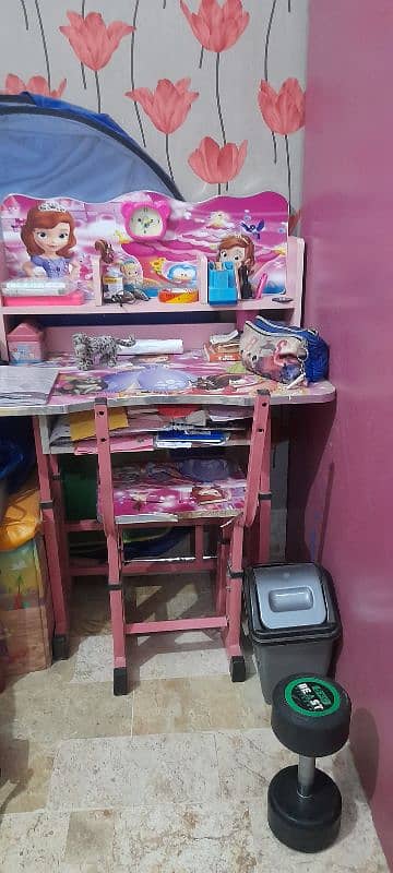 urgent sale children bunker & children study table set 2