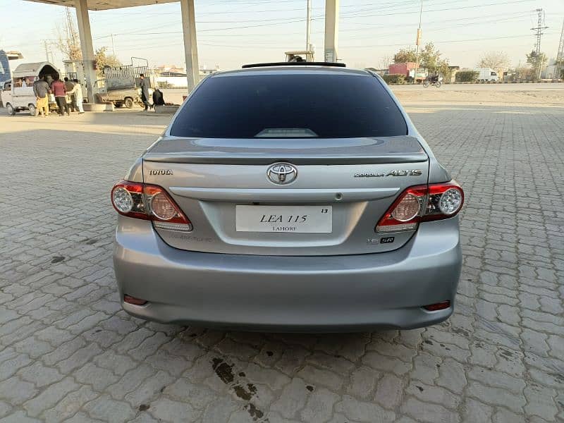 Toyota Corolla Altis 2013 5