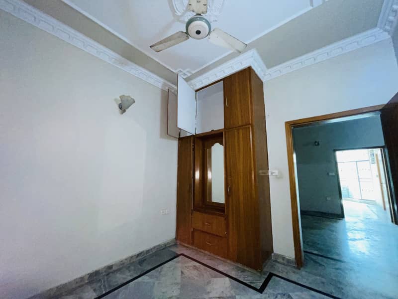 5 Marla Ground Floor Portion For Rent Near Emporium Johar Town 6