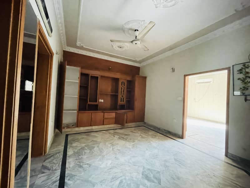 5 Marla Ground Floor Portion For Rent Near Emporium Johar Town 7