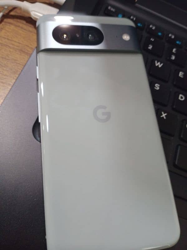 google pixel 8 | 128gb | hazel green color 1