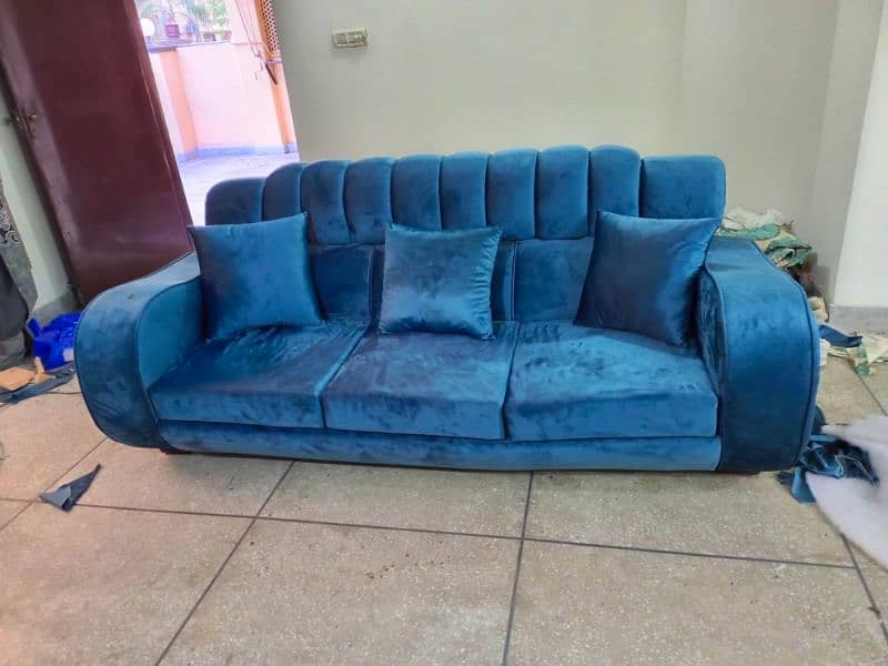 sofa poshish house 13