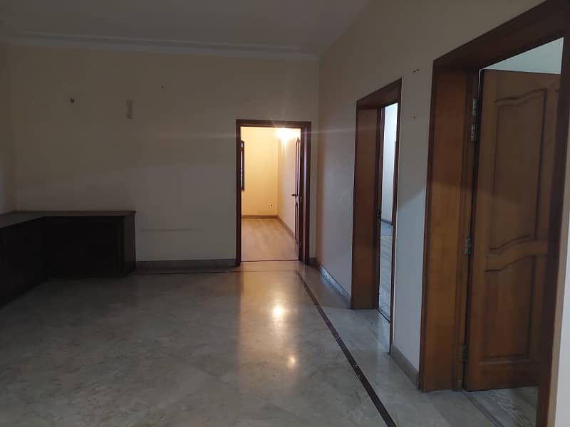 2 KANAL FULL HOUSE FOR RENT IN MAIN CANTT 4