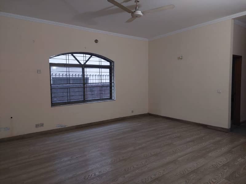 2 KANAL FULL HOUSE FOR RENT IN MAIN CANTT 5