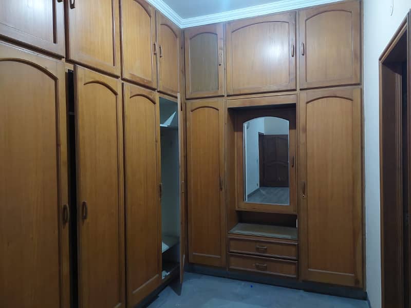 2 KANAL FULL HOUSE FOR RENT IN MAIN CANTT 6